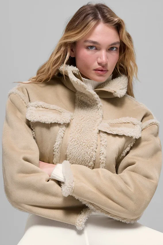 Veste courte en fausse peau de mouton Snowfall - Beige forêt