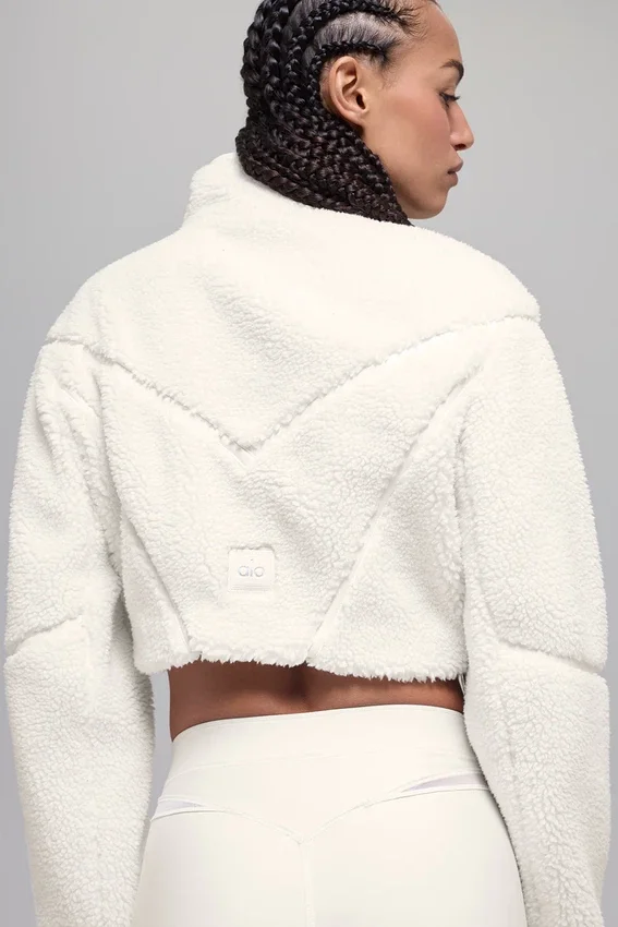Veste courte en sherpa à empiècements latéraux - Ivoire