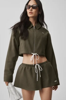 Veste courte à fermeture éclair intégrale « Fan Favorite » - Olive Tree