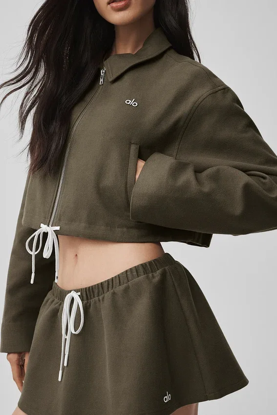Veste courte à fermeture éclair intégrale « Fan Favorite » - Olive Tree