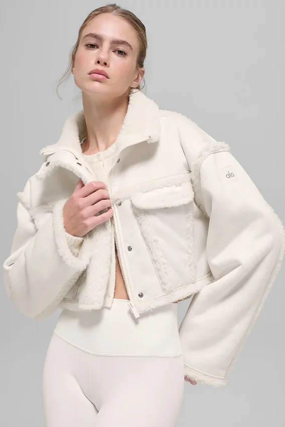Veste courte « Snowfall » en simili-mouton - Ivoire