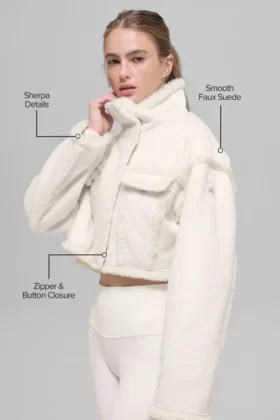 Veste courte « Snowfall » en simili-mouton – Ivoire
