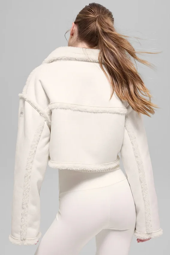 Veste courte « Snowfall » en simili-mouton - Ivoire