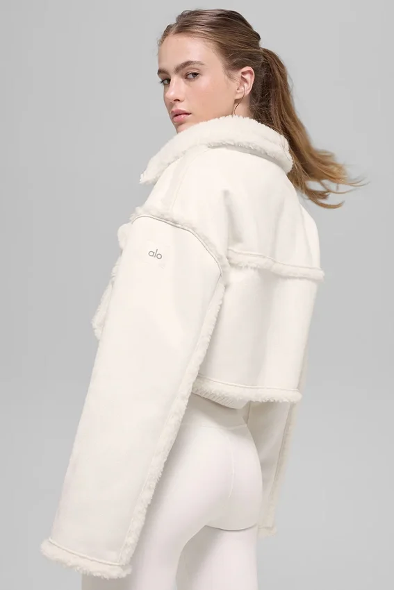 Veste courte « Snowfall » en simili-mouton - Ivoire
