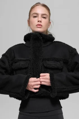 Veste courte « Snowfall » en simili-mouton – Noir