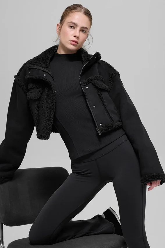 Veste courte « Snowfall » en simili-mouton – Noir