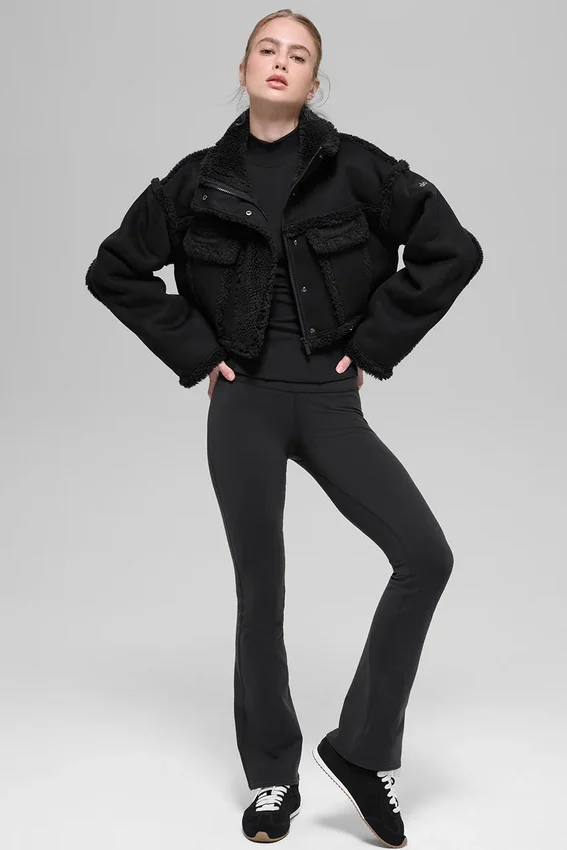 Veste courte « Snowfall » en simili-mouton – Noir