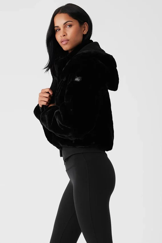 Veste Foxy en fausse fourrure – Noir