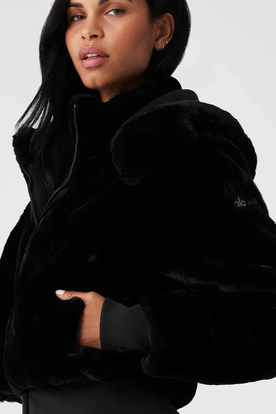 Veste Foxy en fausse fourrure – Noir