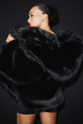 Veste tendance en fausse fourrure somptueuse – Noir