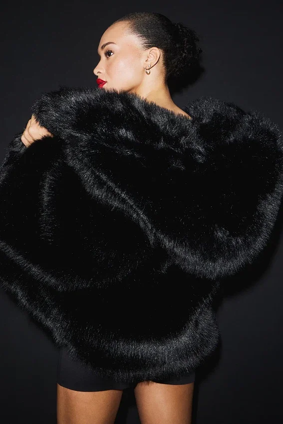 Veste tendance en fausse fourrure somptueuse - Noir