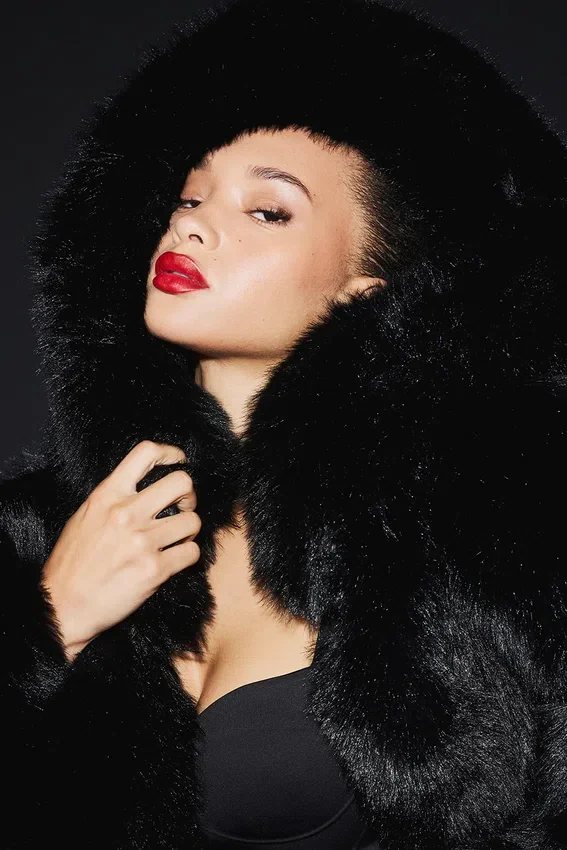 Veste tendance en fausse fourrure somptueuse - Noir