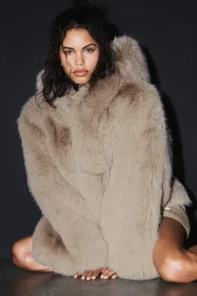 Veste tendance en fausse fourrure somptueuse – Oat